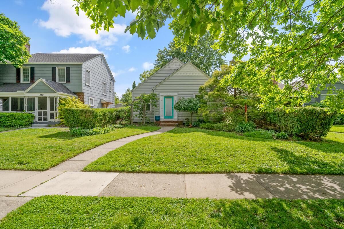 Property Photo:  886 S Roosevelt Avenue  OH 43209 