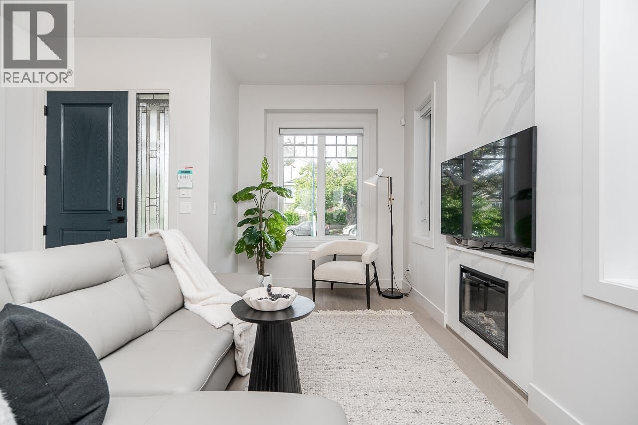 Property Photo:  48 East 57th Avenue  BC V5X 1S4 