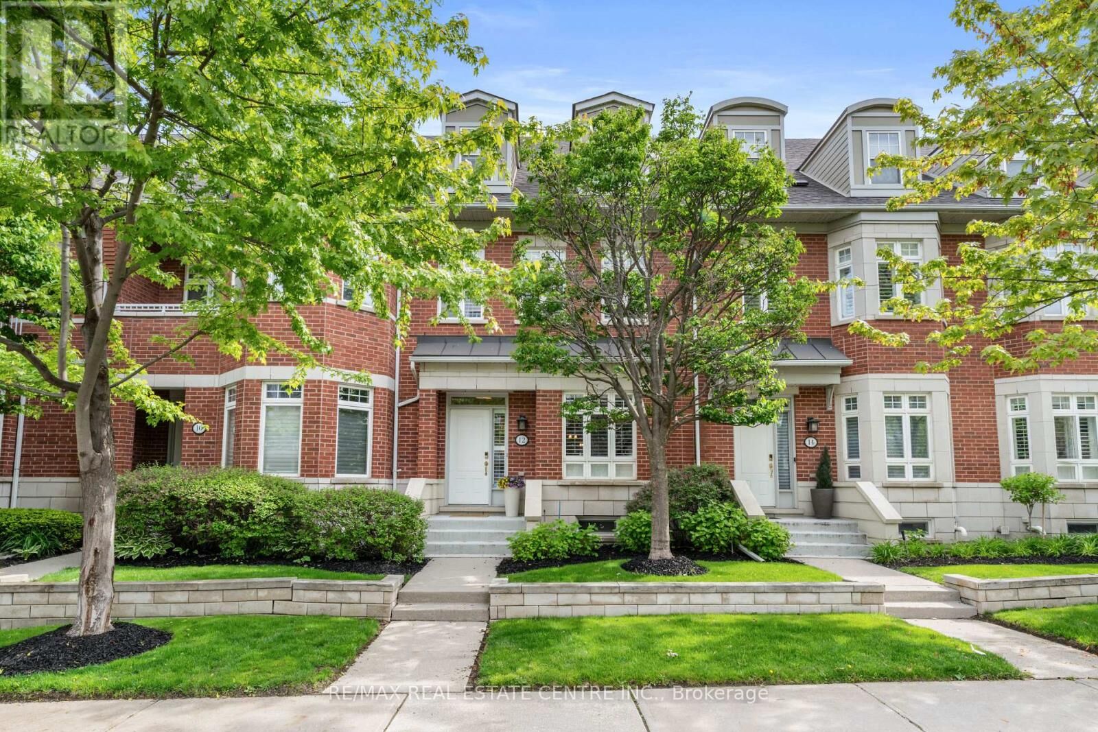 Property Photo:  12 St. Lawrence Drive  ON L5G 4V1 