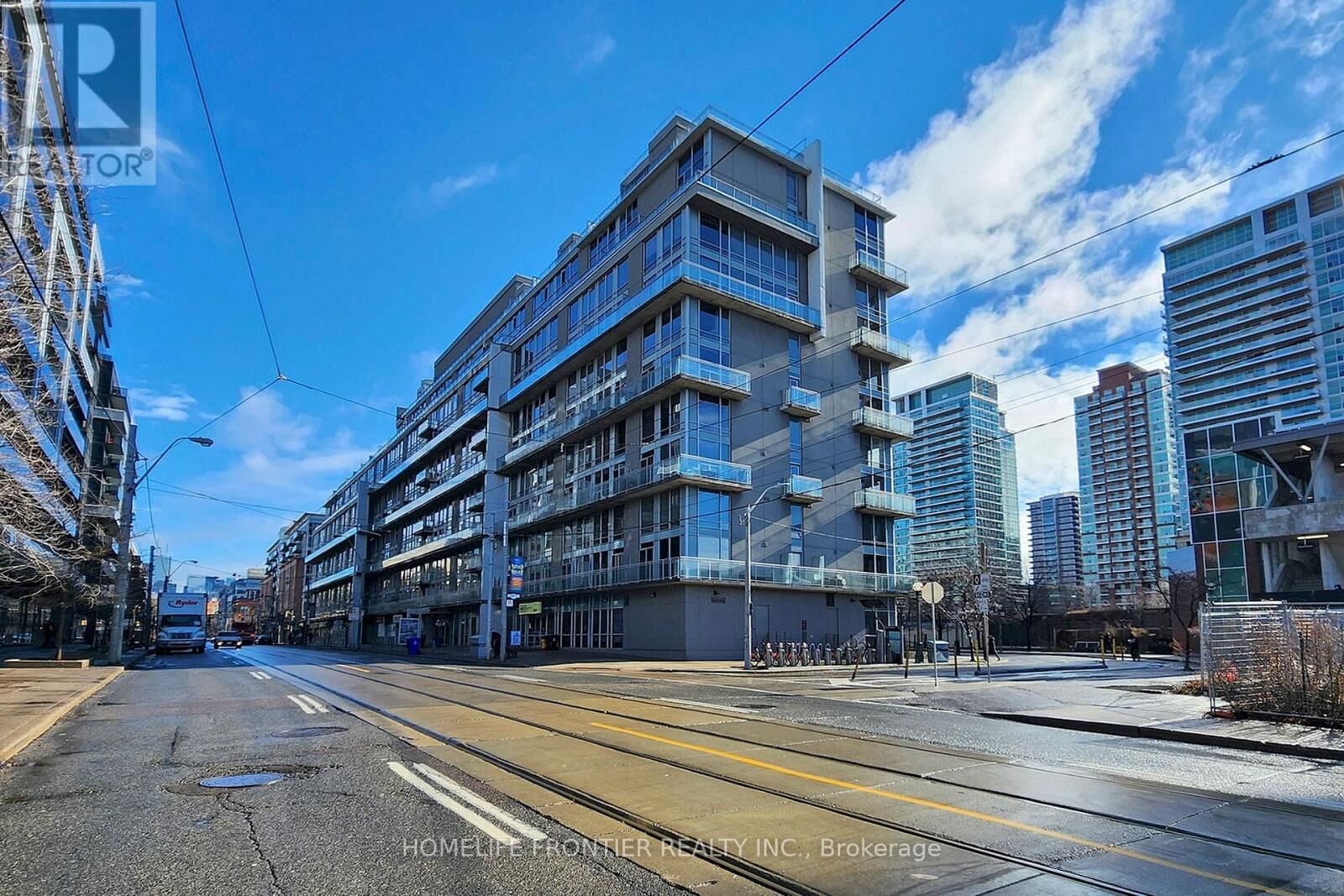 Property Photo:  1029 King Street West 828  ON M6K 3M2 