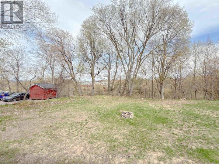 Property Photo:  247 Victoria Street  ON K8A 4K5 