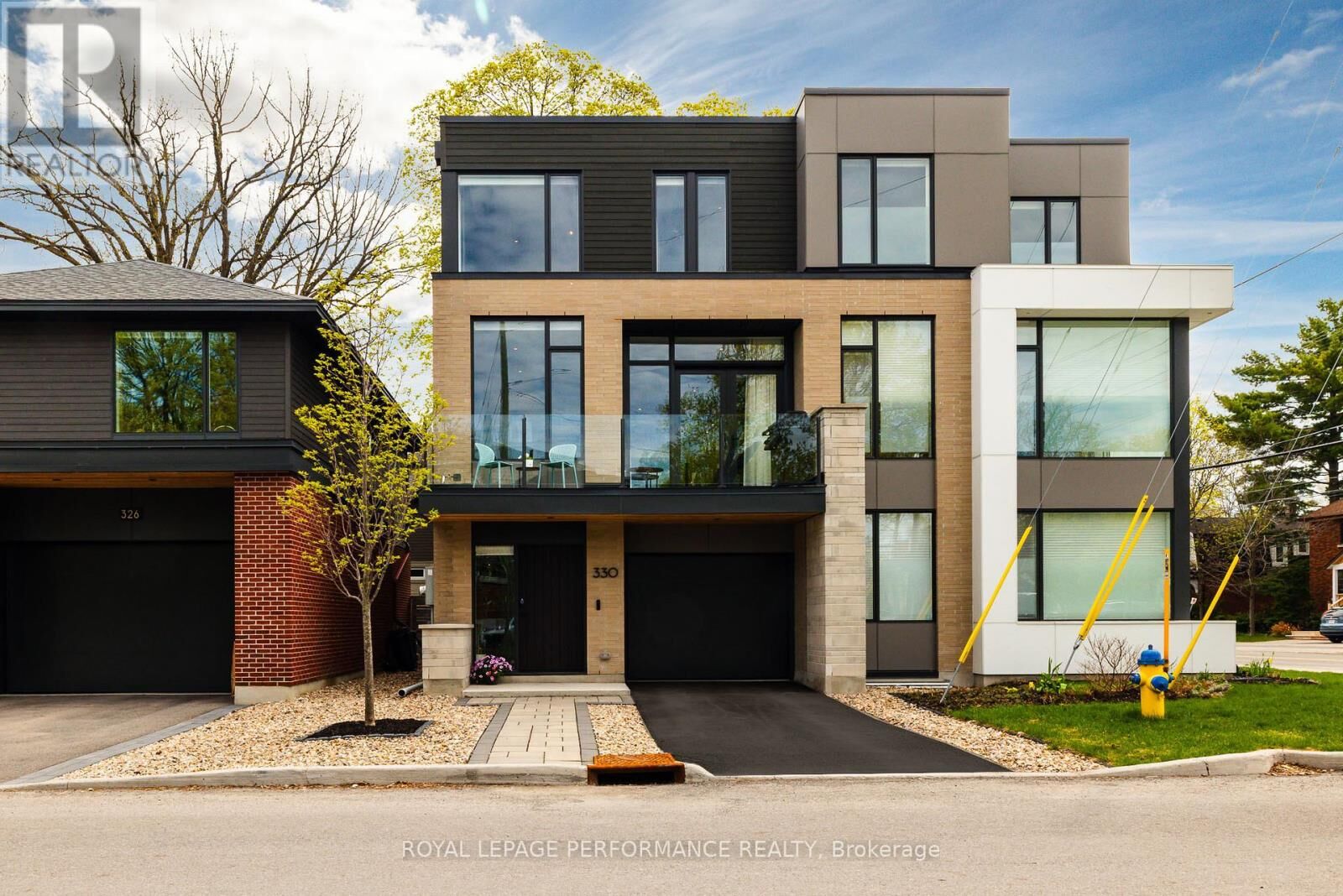 Property Photo:  330 Kenwood Avenue  ON K1Z 8N2 