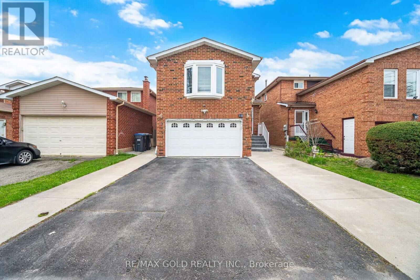 Property Photo:  18 McGraw Avenue  ON L6X 3M4 