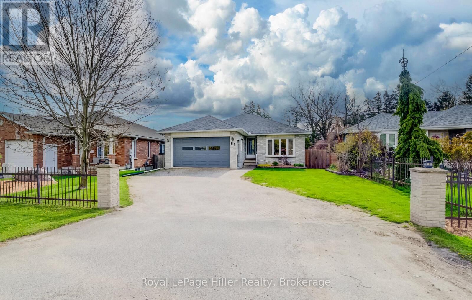 Property Photo:  89 Burritt Street  ON N5A 4W8 