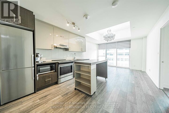 Property Photo:  180 Fairview Mall Drive 517  ON M2J 0G4 