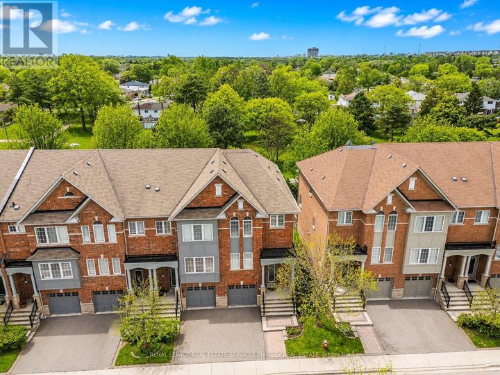 Property Photo:  230 Paisley Boulevard 26  ON L5B 0C5 