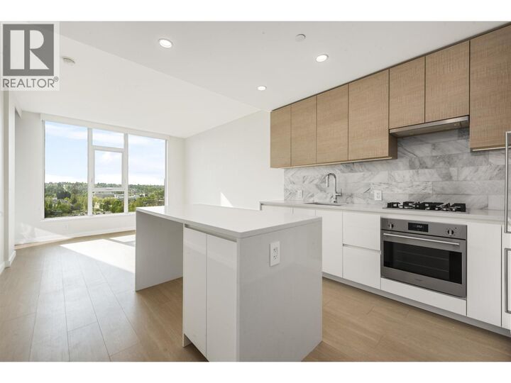 Property Photo:  2186 Gilmore Avenue 804  BC V5C 0N7 