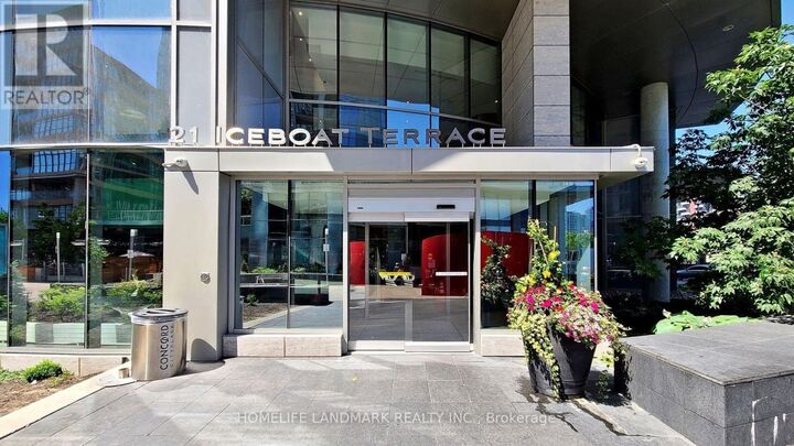 Property Photo:  21 Iceboat Terrace 4911  ON M5V 4A9 