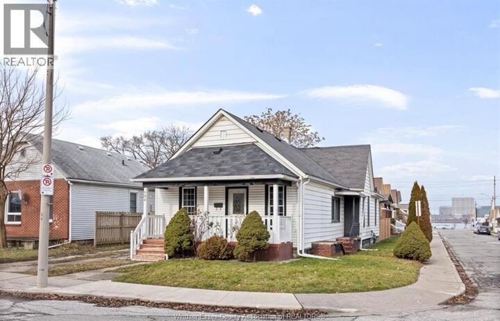 Property Photo:  894 University Avenue  ON N9A 2Z9 