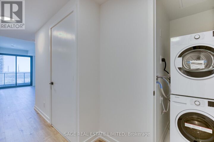 Property Photo:  35 Parliament Street 1712  ON M5A 0Z5 