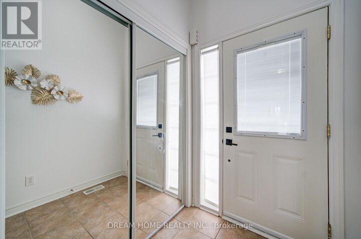 Property Photo:  208 Tom Taylor Crescent  ON L3X 3E8 
