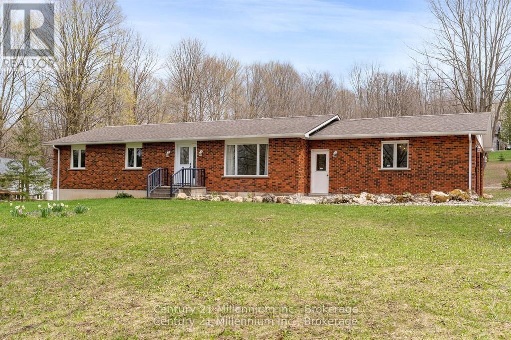 Property Photo:  205 Napoleon Street  ON N0C 1E0 
