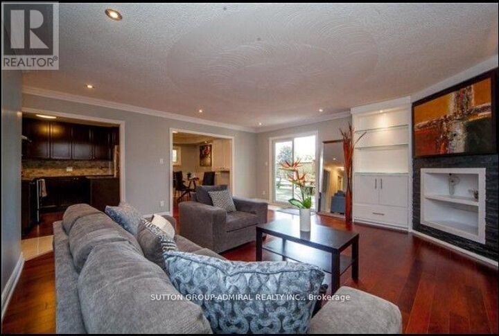 Property Photo:  306 Glenwoods Avenue  ON L4P 2W8 