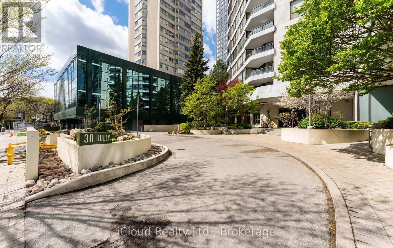 Property Photo:  30 Holly Street 901  ON M4S 3C2 