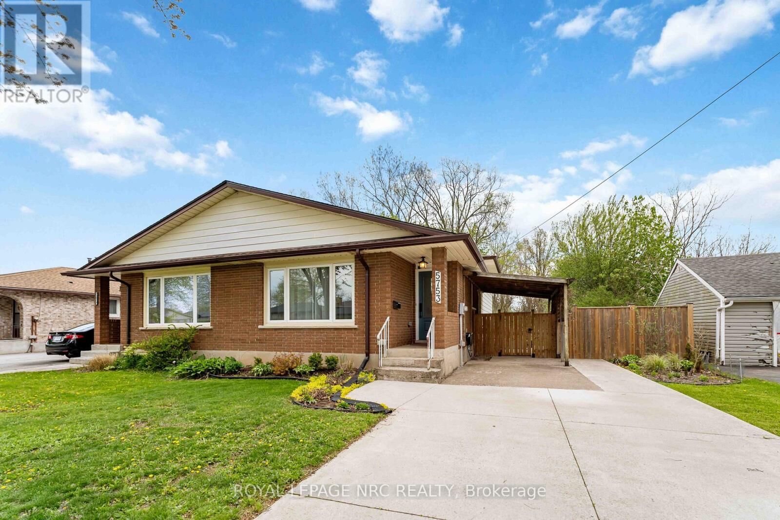 Property Photo:  5753 Vine Street  ON L2J 1K8 