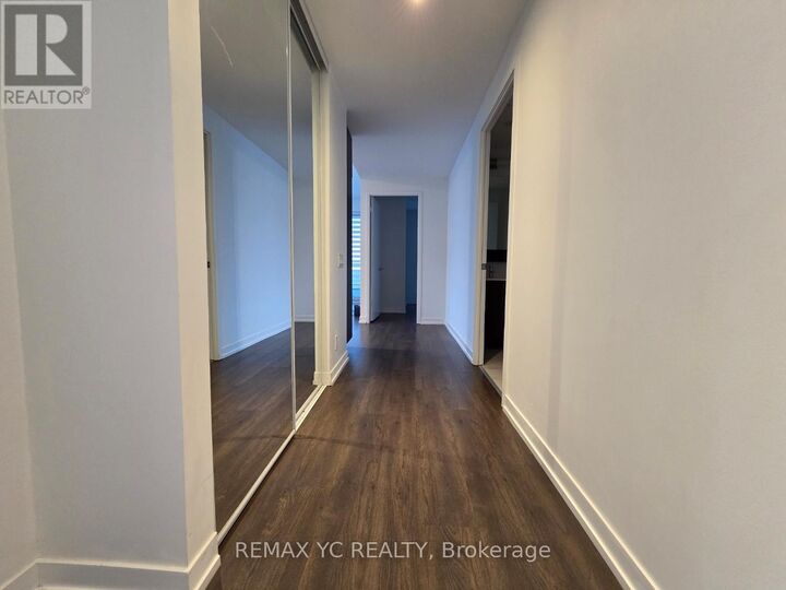 Property Photo:  5 Buttermill Avenue 5810  ON L4K 0J5 