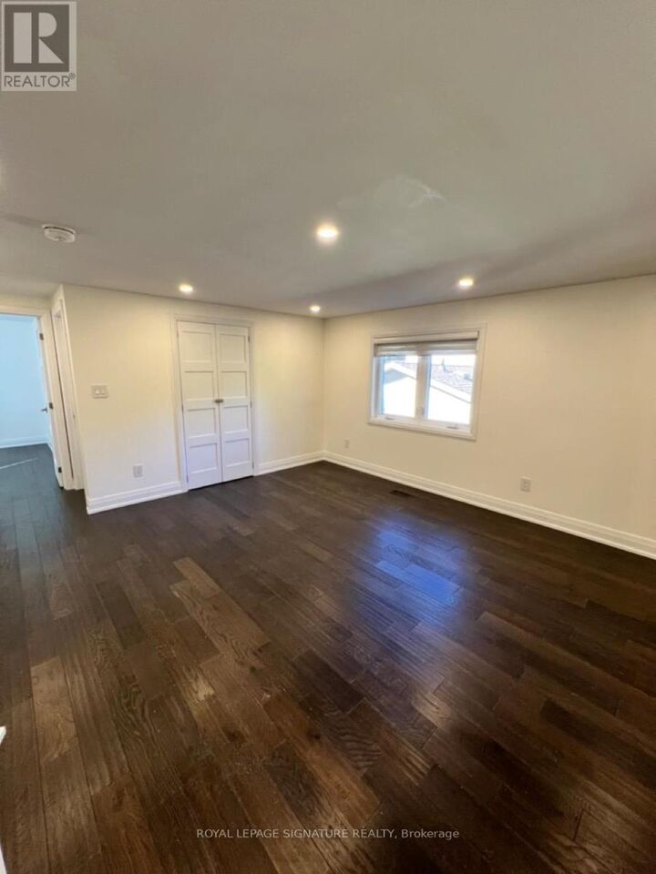 Property Photo:  55 Creekwood Drive Upper  ON M1E 4L6 