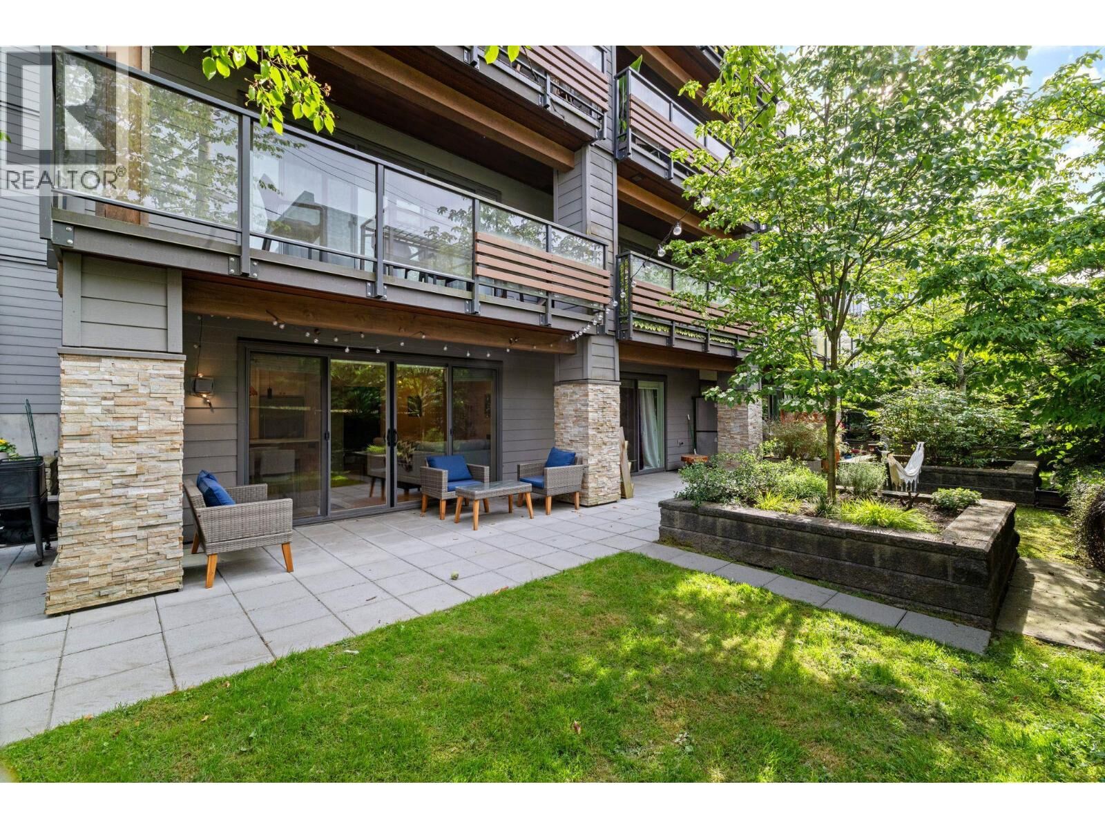 Property Photo:  1661 East 2nd Avenue 102  BC V5N 1E1 