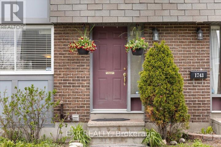 Property Photo:  1745 Heatherington Road  ON K1V 8T8 
