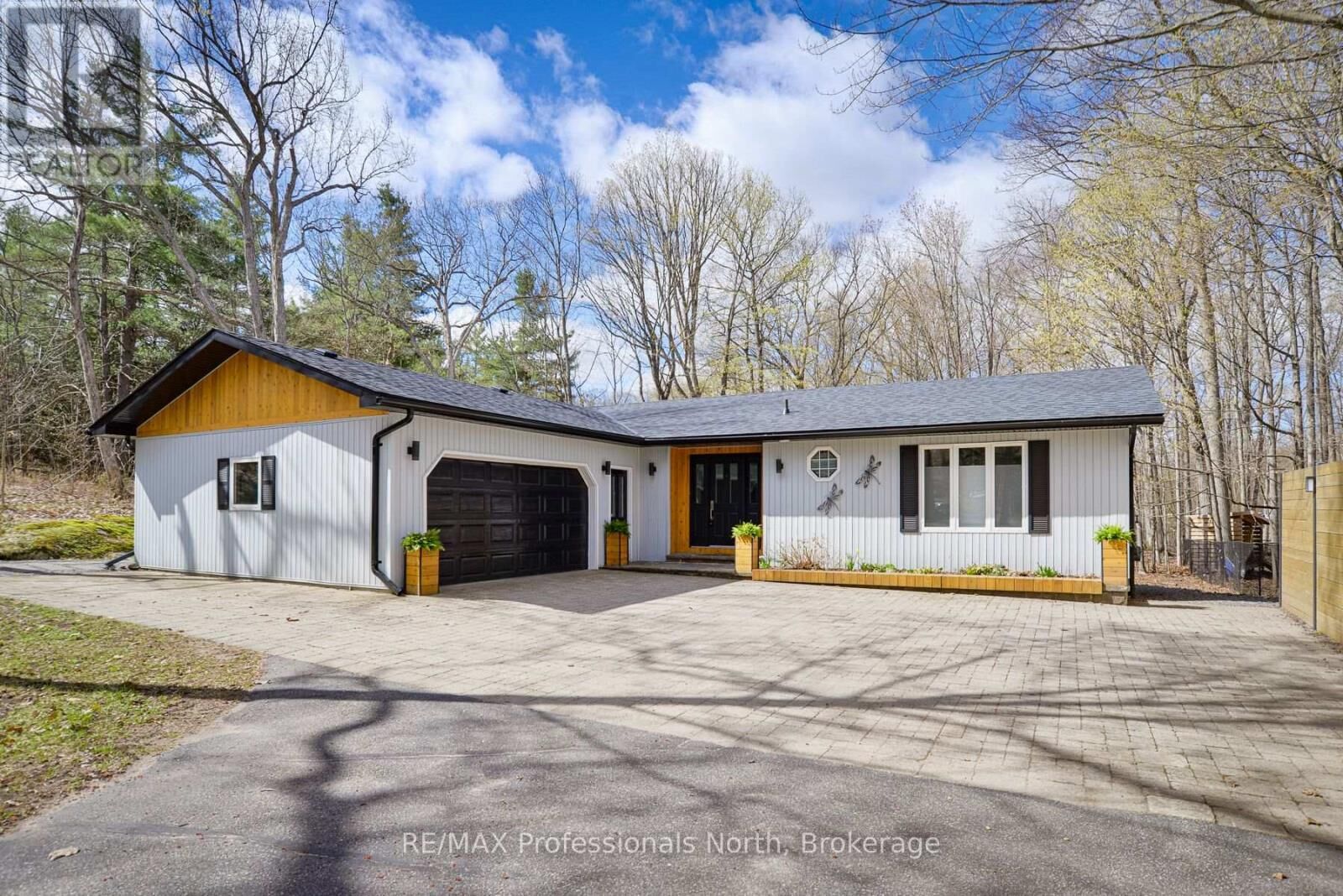 Property Photo:  225 Blanchard Street West  ON P1P 1A8 