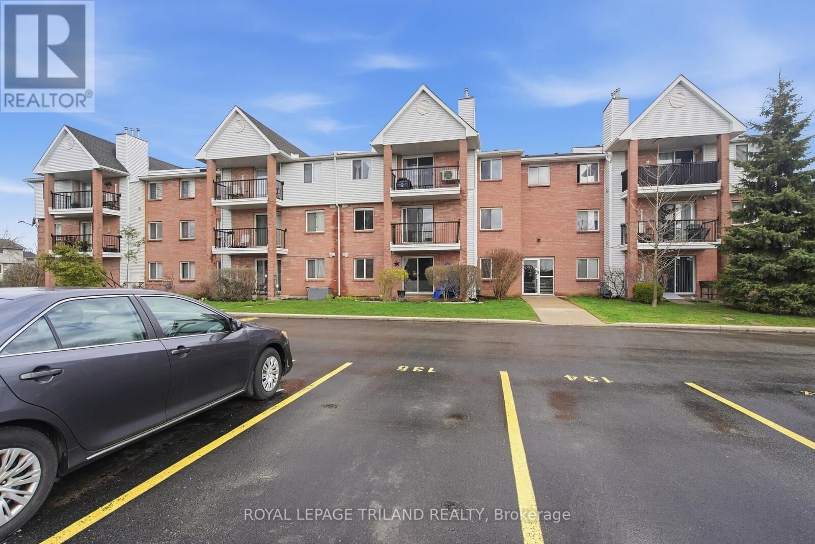 Property Photo:  1096 Jalna Boulevard 135  ON N6E 3B8 