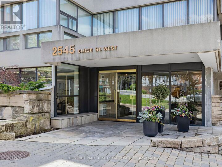 Property Photo:  2545 Bloor Street West 202  ON M6S 1S1 