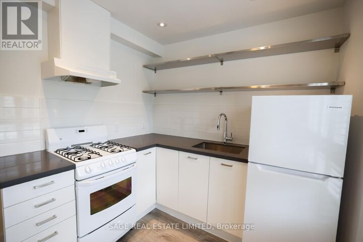 Property Photo:  8 Brookmount Road 2  ON M4L 3N1 