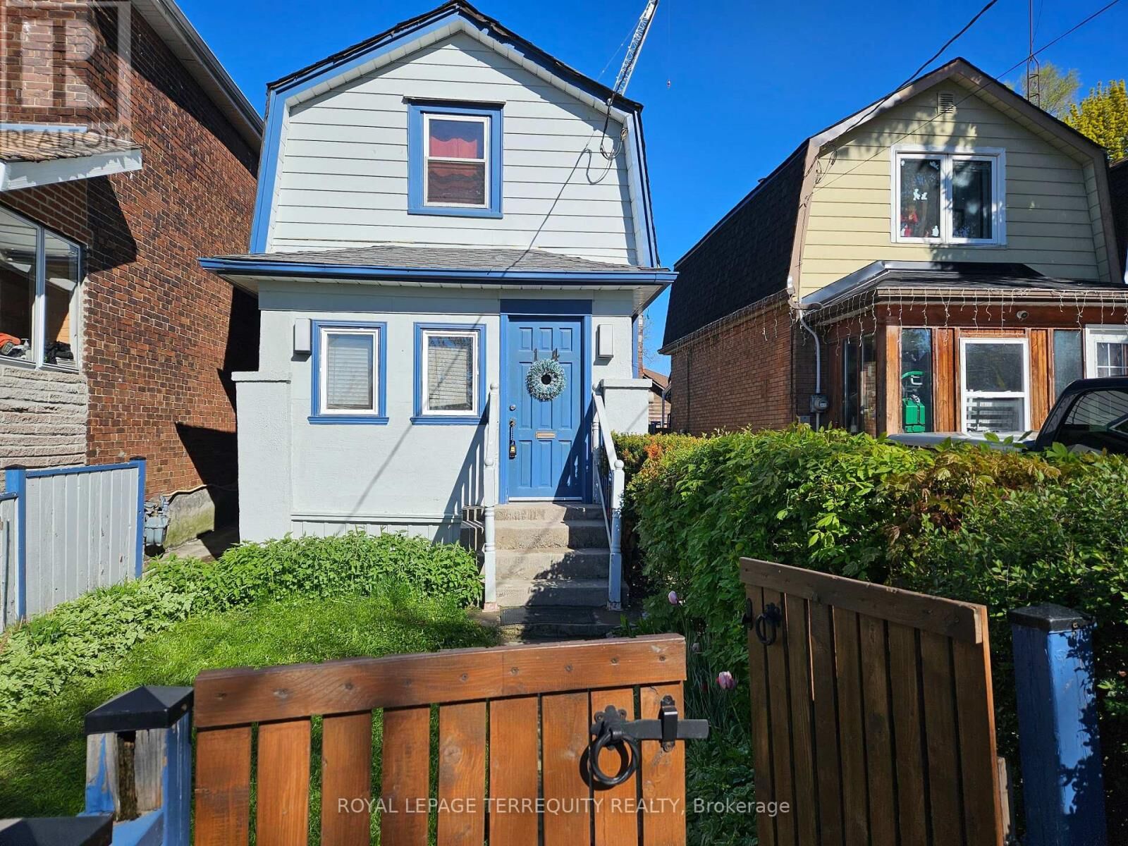 Property Photo:  14 Hollis Street  ON M6M 4M9 