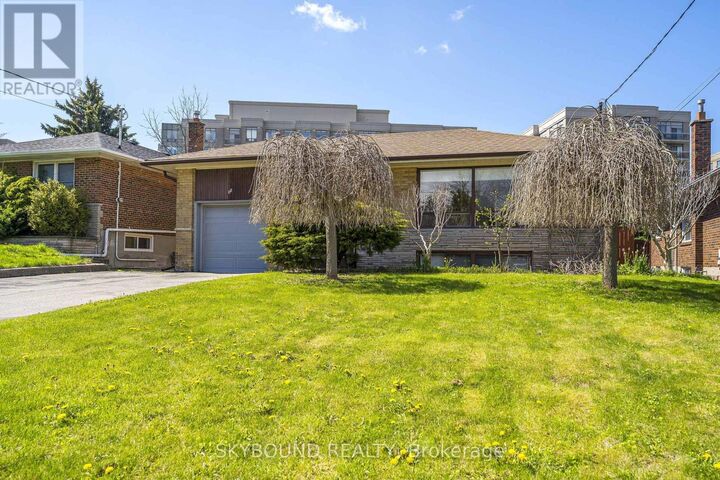 Property Photo:  44 Tinder Crescent  ON M4A 1L3 