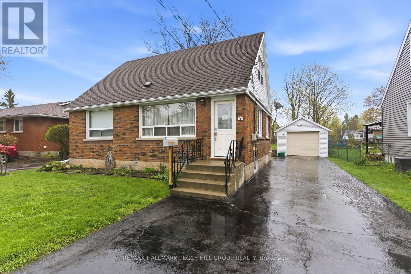 Property Photo:  111 Elgin Street  ON K9V 3W8 