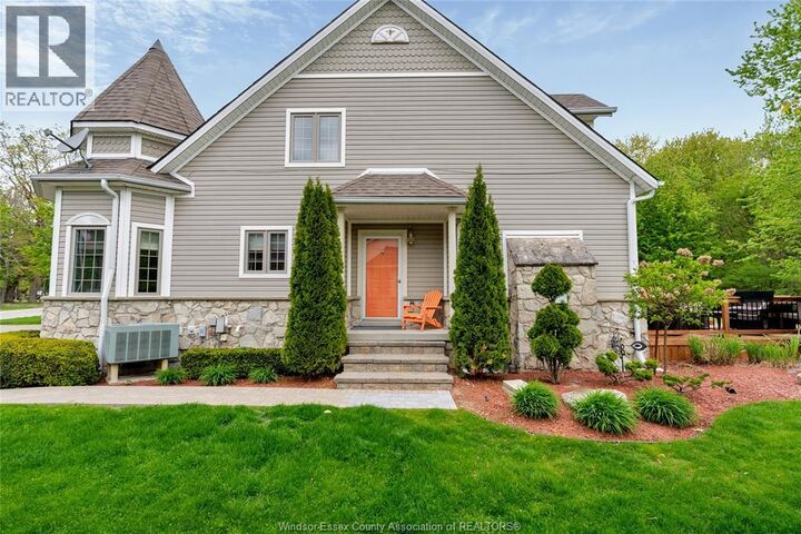 Property Photo:  233 Crystal Bay Drive  ON N9V 4A6 