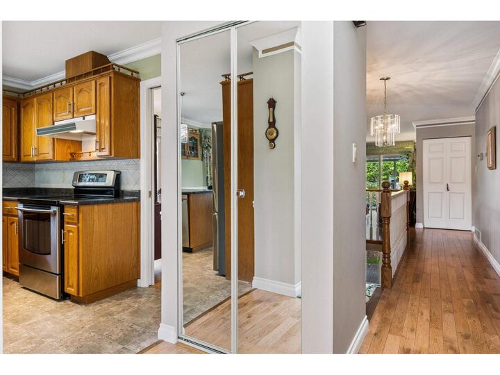 Property Photo:  2988 Horn Street 1  BC V2S 3C1 