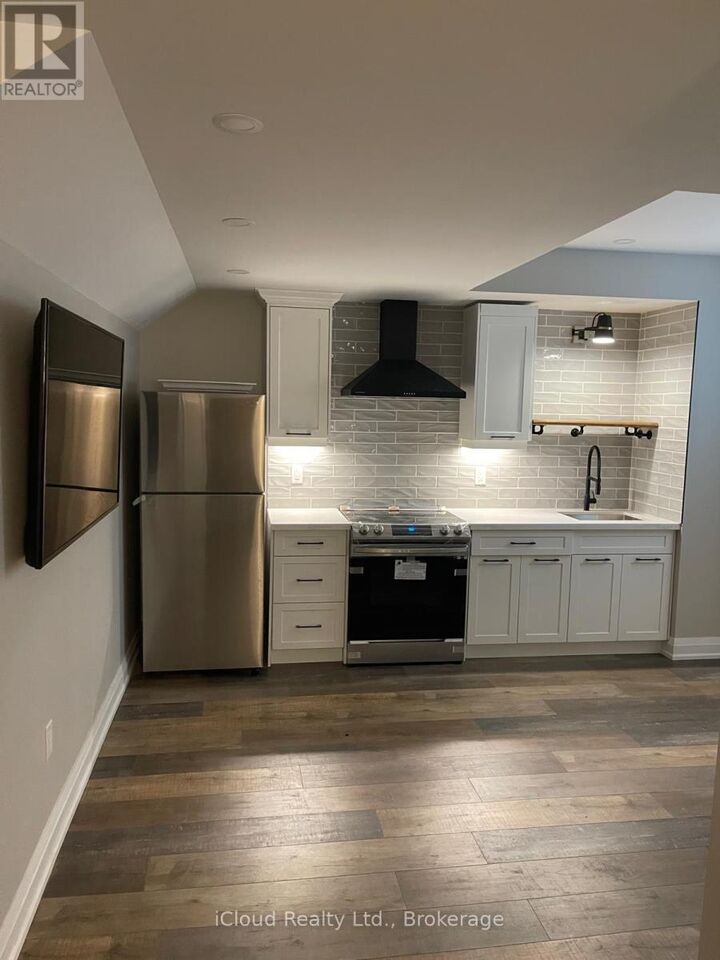 Property Photo:  1438 Everest Crescent  ON L6H 3S4 