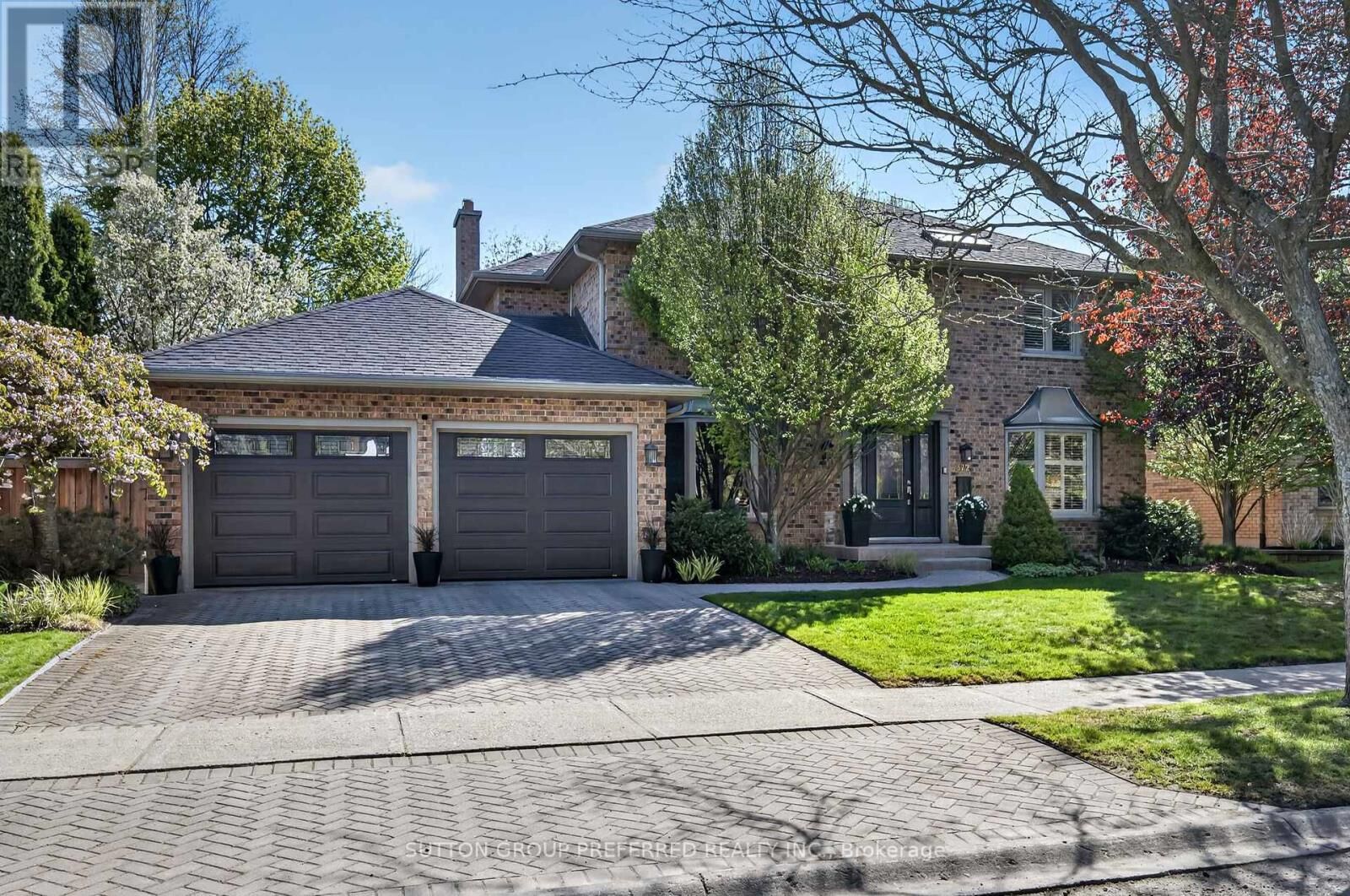 Property Photo:  372 Grangeover Avenue  ON N6G 4K5 