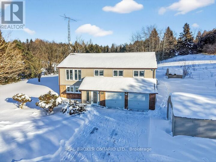 Property Photo:  16 Old Carriage Road  ON L9W 5A3 