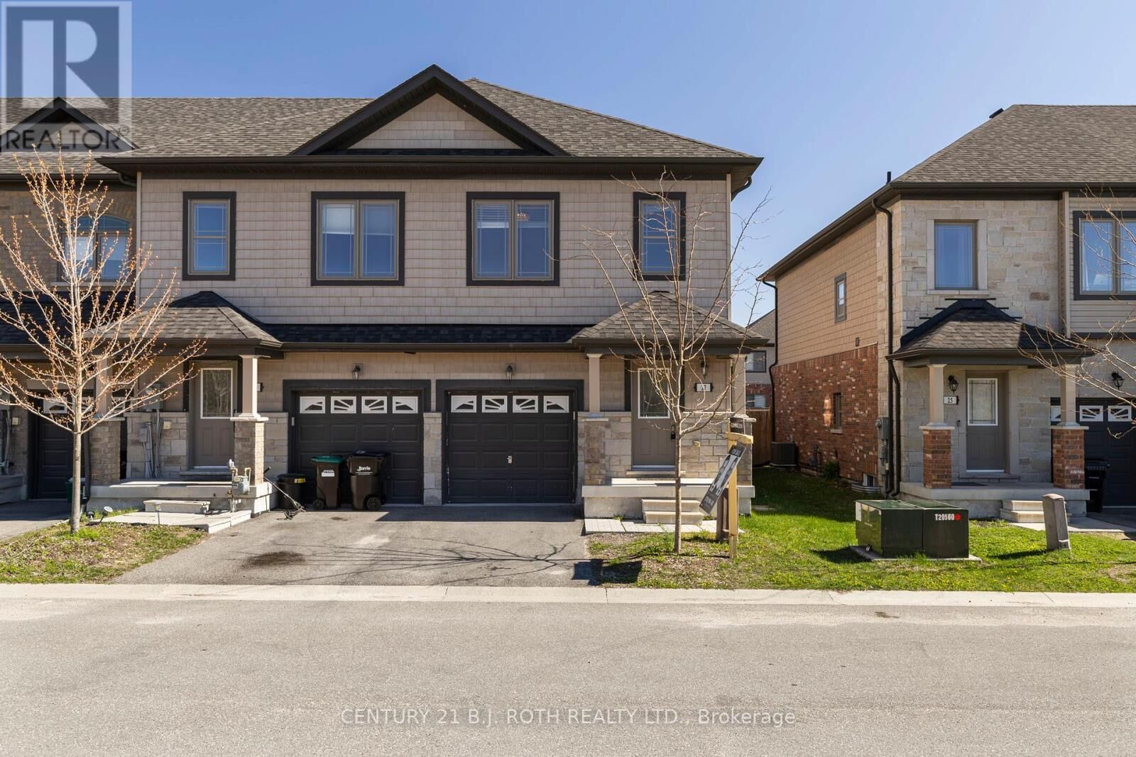 Property Photo:  27 Cygnus Crescent  ON L4N 9C2 