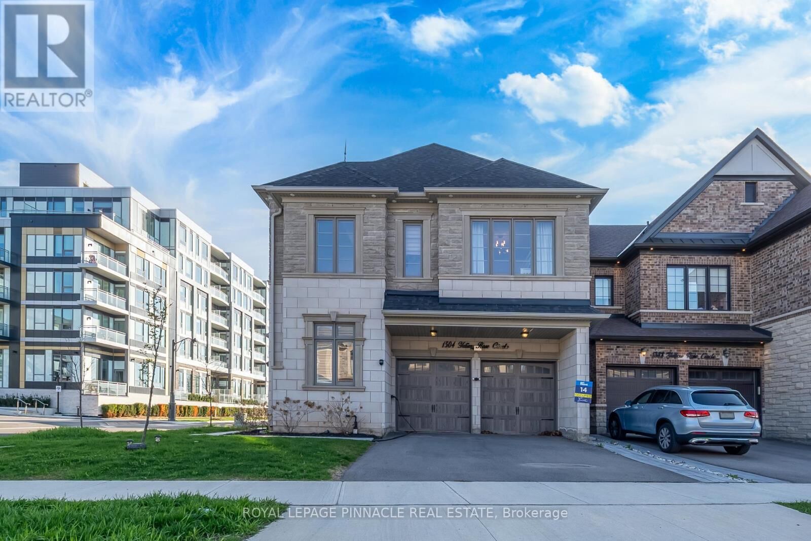 Property Photo:  1504 Yellow Rose Circle  ON L6M 5L3 