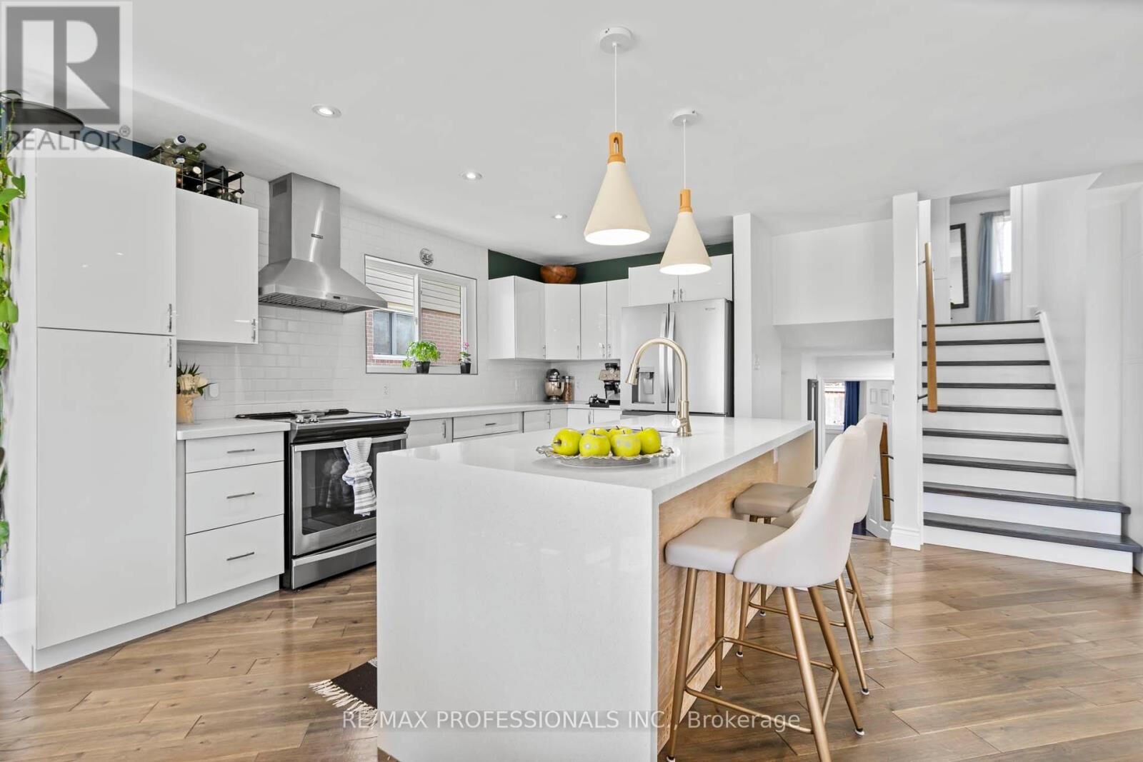 Property Photo:  62 Caledon Crescent  ON L6W 1C5 