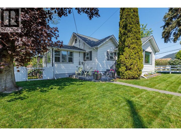 Property Photo:  603 20th Avenue South  BC V0B 1G5 