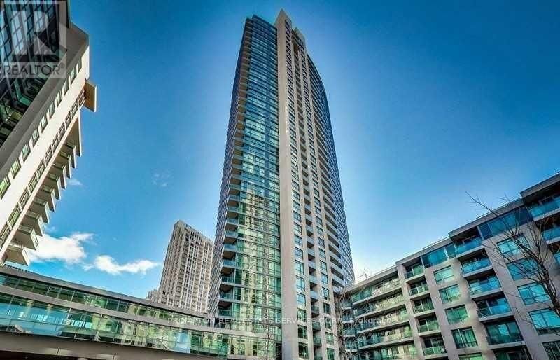 Property Photo:  215 Fort York Boulevard 1801  ON M5V 4A2 