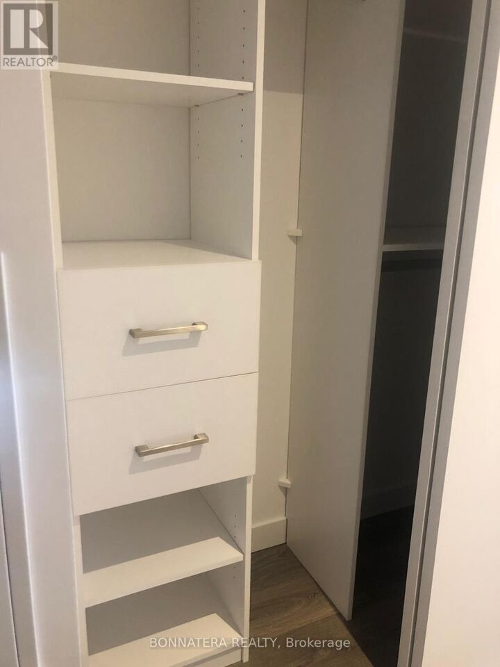 Property Photo:  215 Queen Street East 1103  ON M5A 1S2 