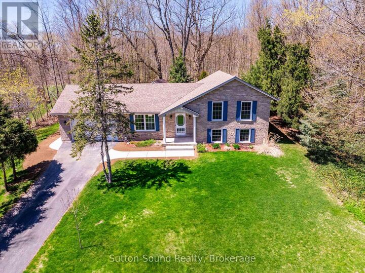 Property Photo:  126 Alexandria Street  ON N4K 0G2 