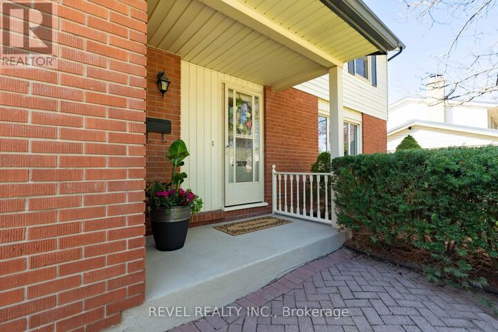 Property Photo:  1068 Prince George Road  ON N6H 4E1 