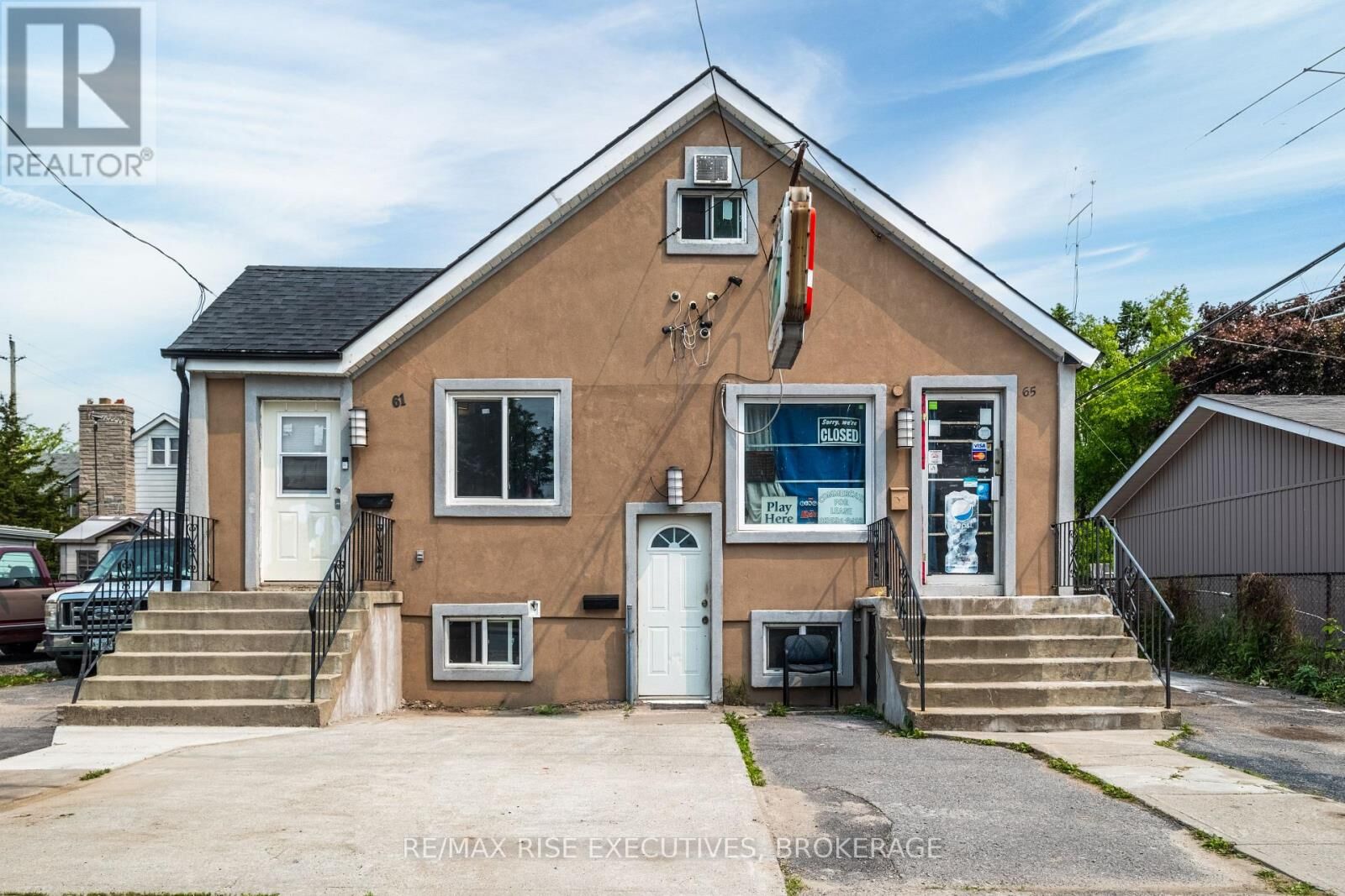 Property Photo:  61 Seventh Avenue  ON K7K 2M5 