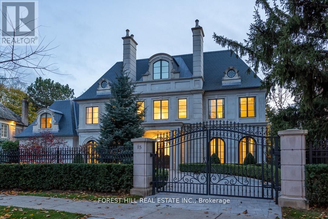 Property Photo:  15 Tudor Gate  ON M2L 1N3 