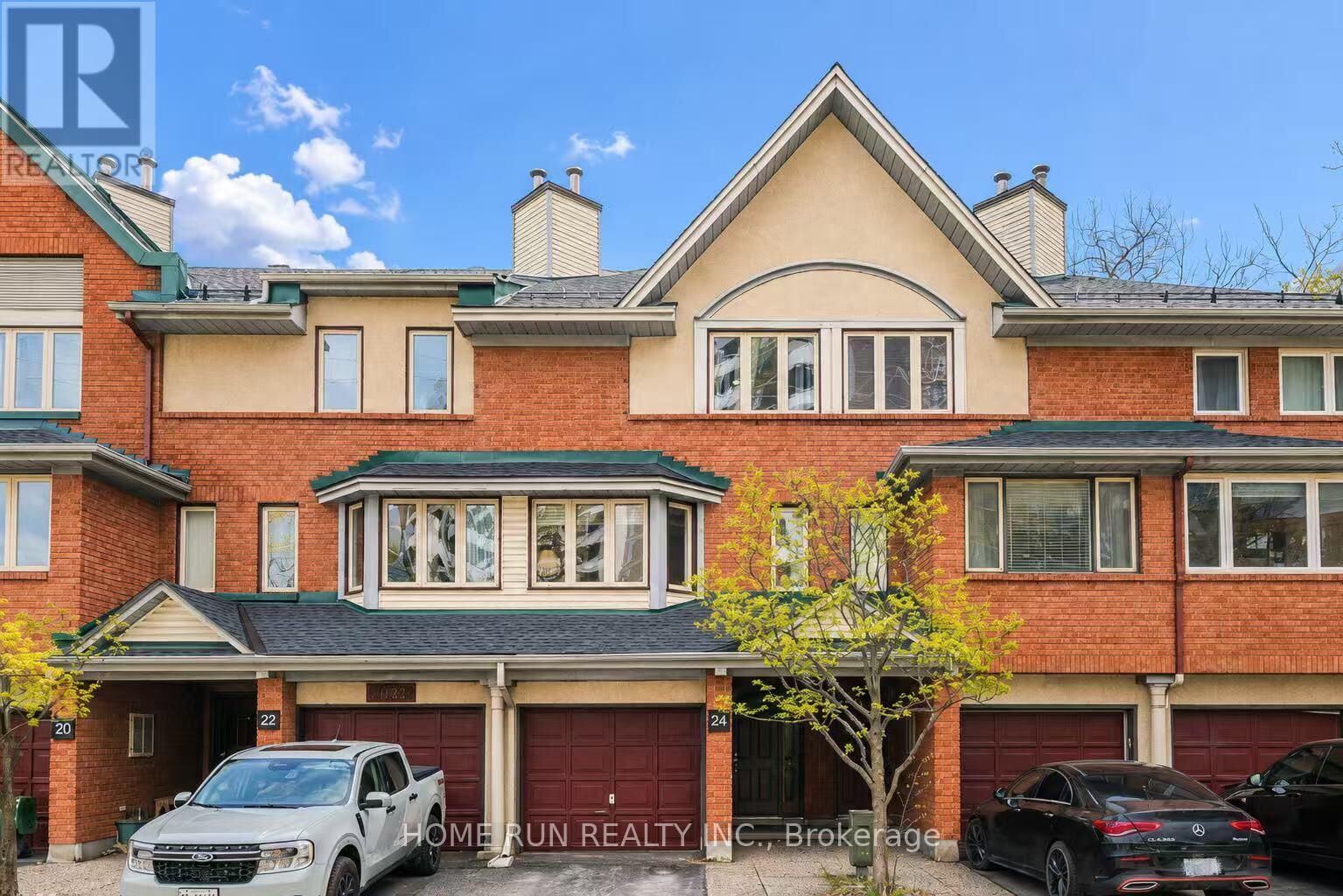 Property Photo:  2828 Richmond Road 24  ON K2B 8S1 