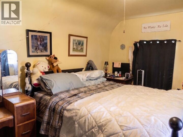 Property Photo: 691 Gregory Drive East ON N7M 5J7