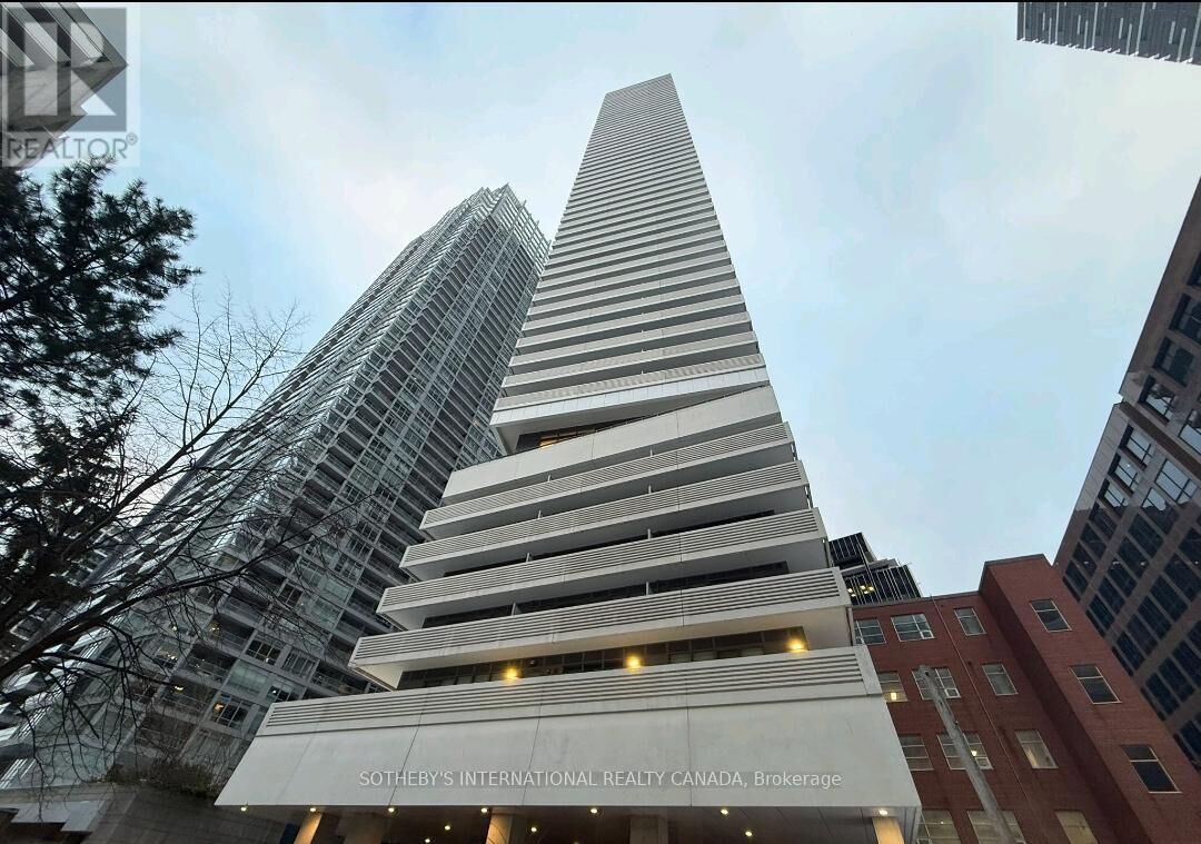 Property Photo:  2221 Yonge Street 4409  ON M4S 0B8 