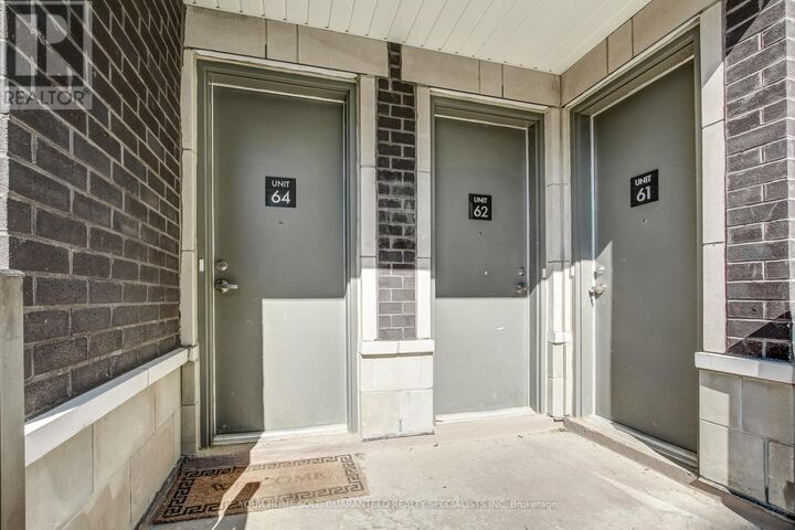 Property Photo:  300 Alex Gardner Circle 64  ON L4G 3G5 