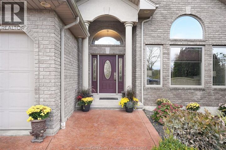Property Photo:  1 Kingsbridge  ON N9V 4A4 